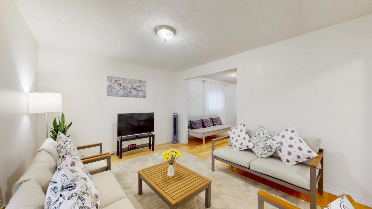 Modern Bright Cozy 3Bed 3Bath Vacation House In Ajax, Greater Toronto Area Gta, On, Canada Exterior photo